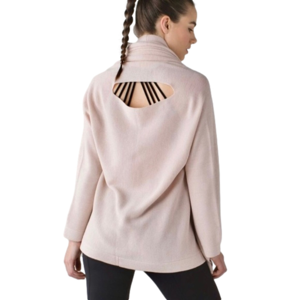 𝅺lululemon Divinity Poncho Scarf & Wrap in Angel Wing. Size OS